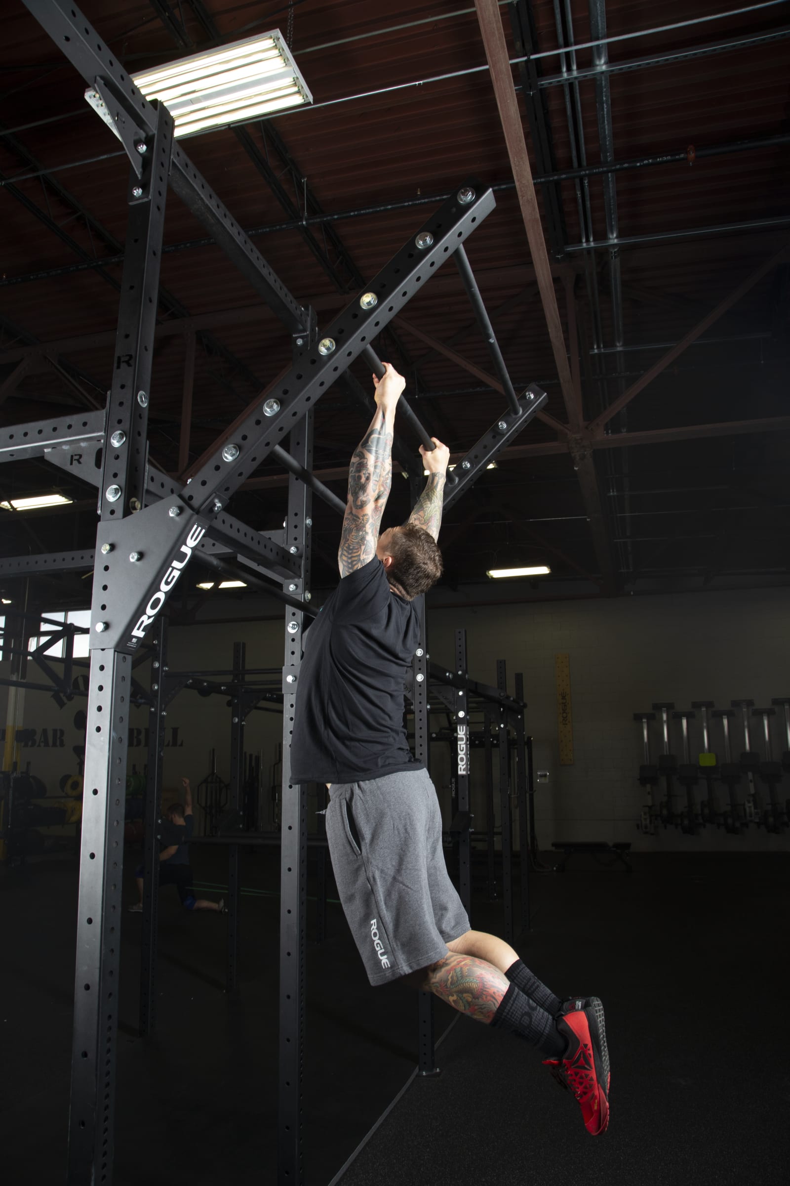 Flying pull shop up bar